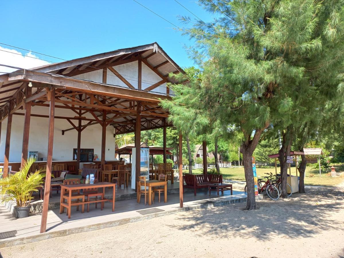 Nusa Indah Bungalows Gili Air Esterno foto
