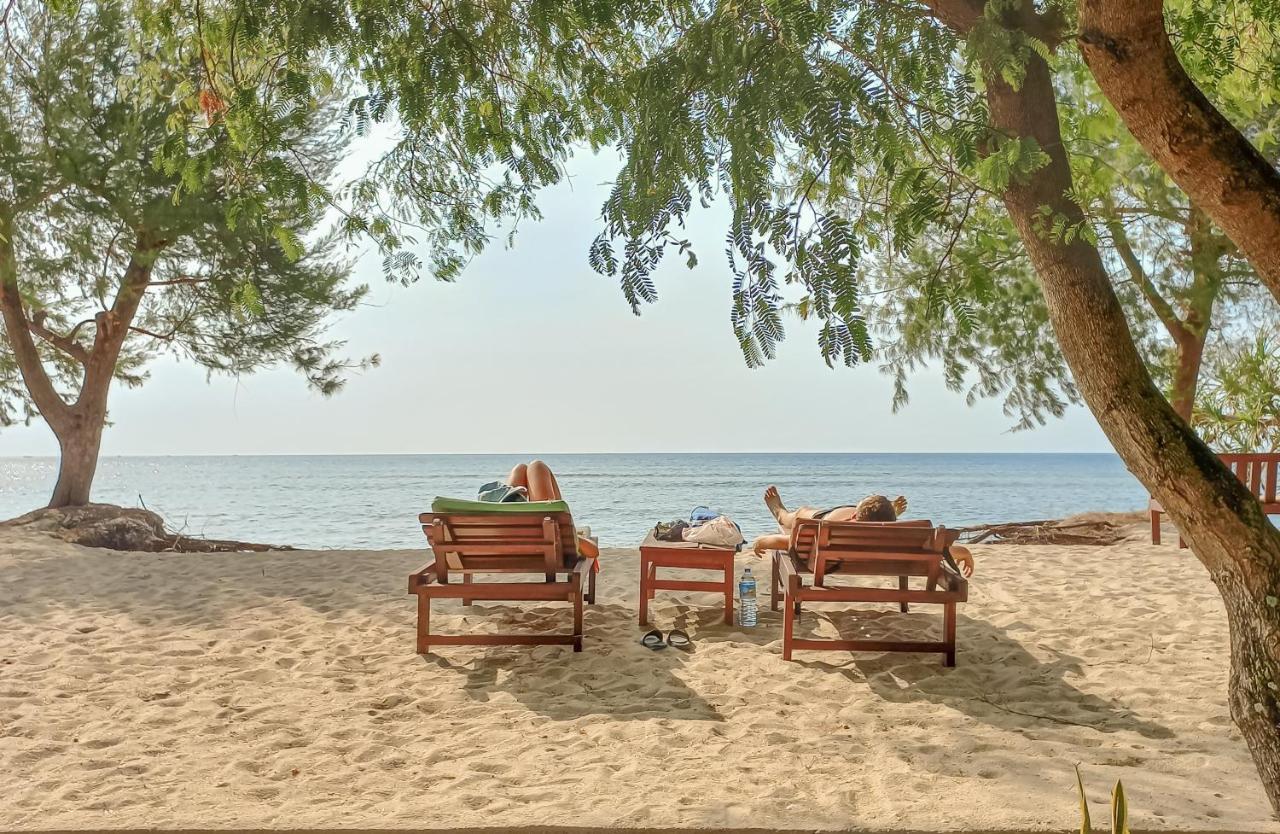 Nusa Indah Bungalows Gili Air Esterno foto