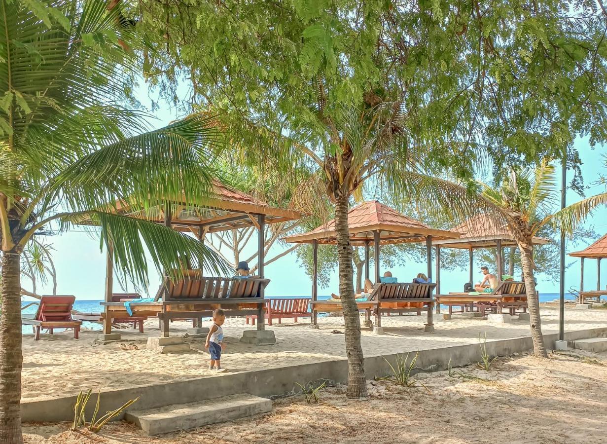 Nusa Indah Bungalows Gili Air Esterno foto