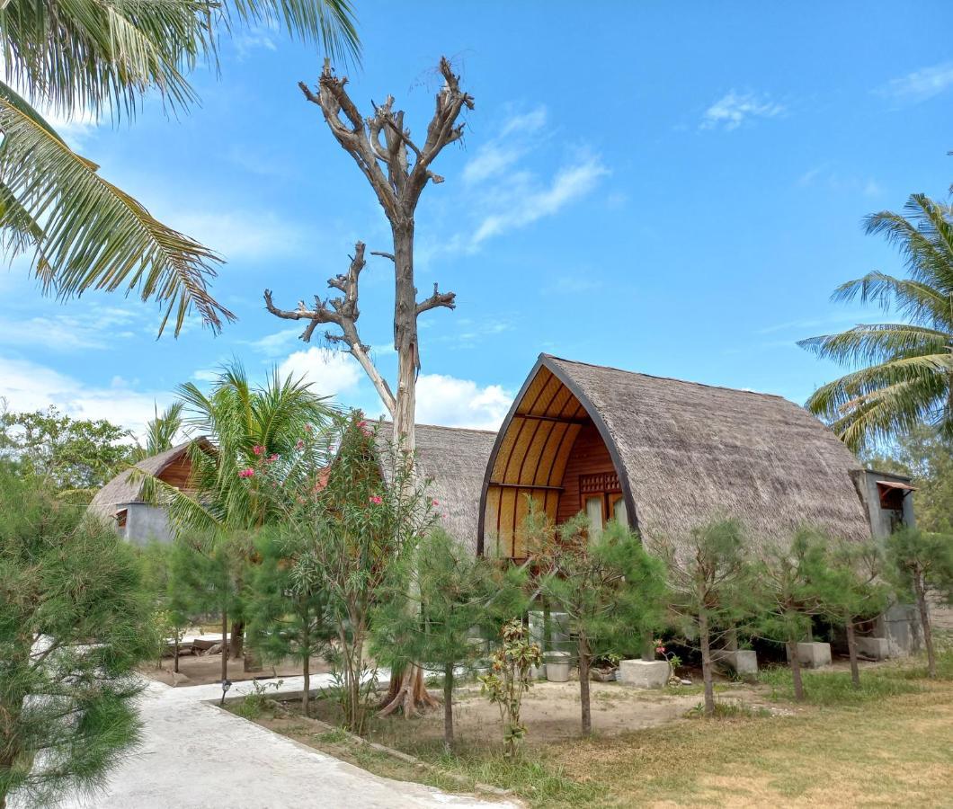 Nusa Indah Bungalows Gili Air Esterno foto