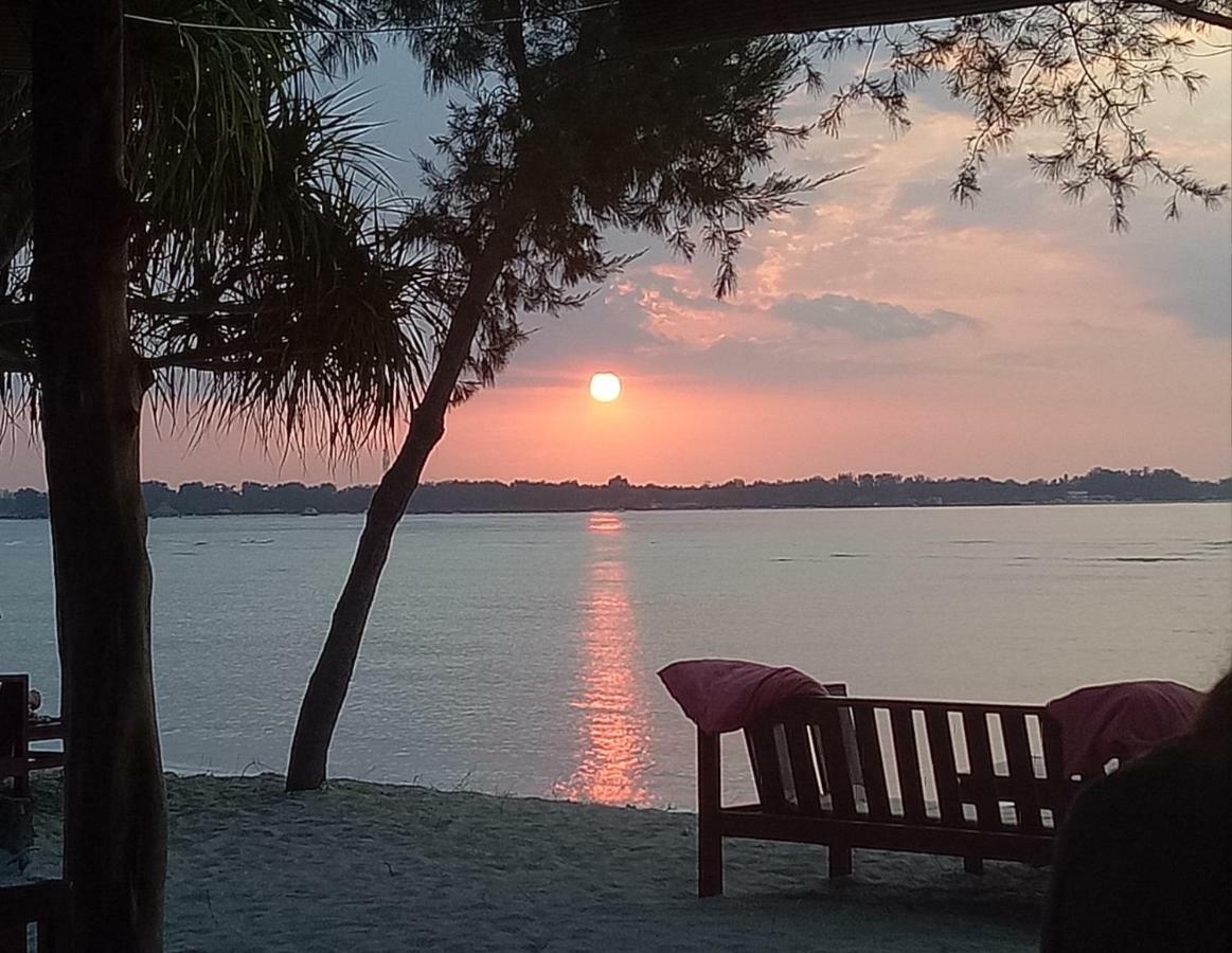 Nusa Indah Bungalows Gili Air Esterno foto