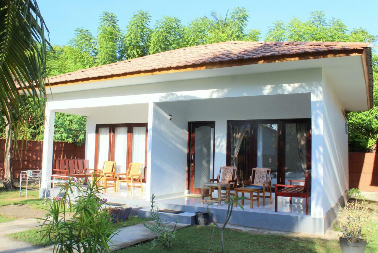 Nusa Indah Bungalows Gili Air Esterno foto