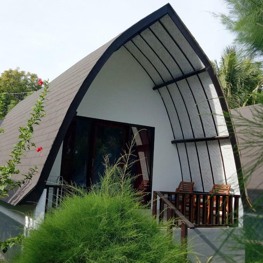 Nusa Indah Bungalows Gili Air Esterno foto